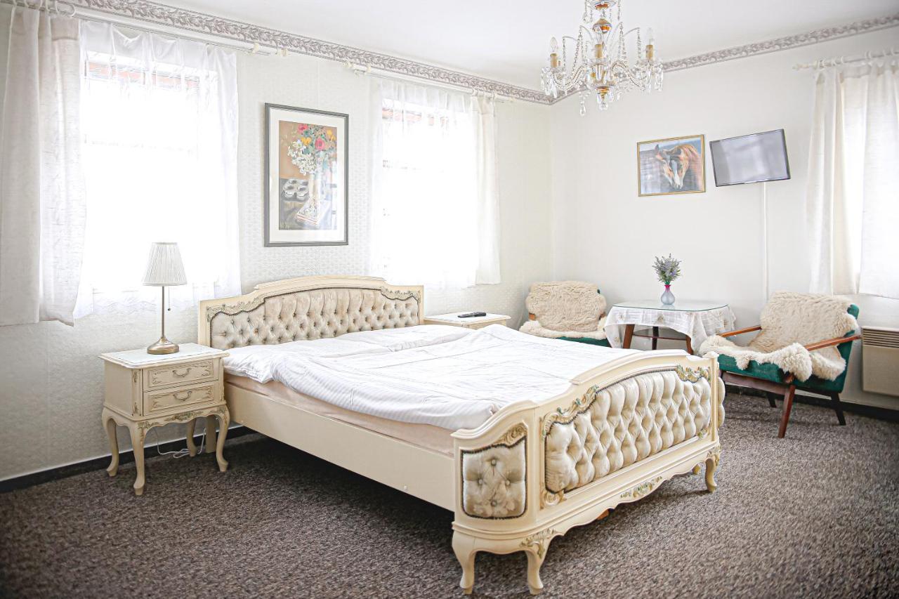 Staj Newport Hotel Dolni Domaslavice Ngoại thất bức ảnh